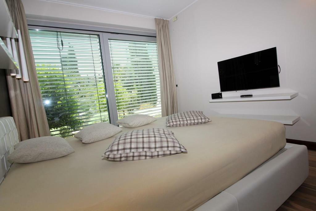Deluxe Apartment Volosko Abbazia Esterno foto
