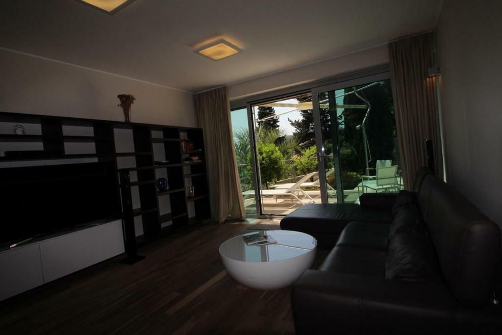 Deluxe Apartment Volosko Abbazia Esterno foto